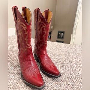 Shyanne cowgirl boots size 8 gently used